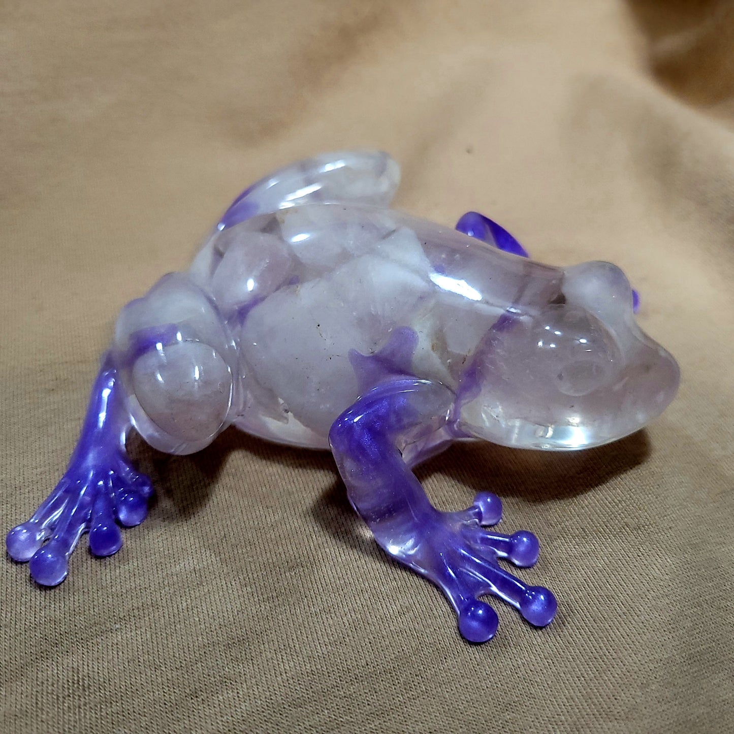 Beautiful Resin Frog, paperweight, home decor