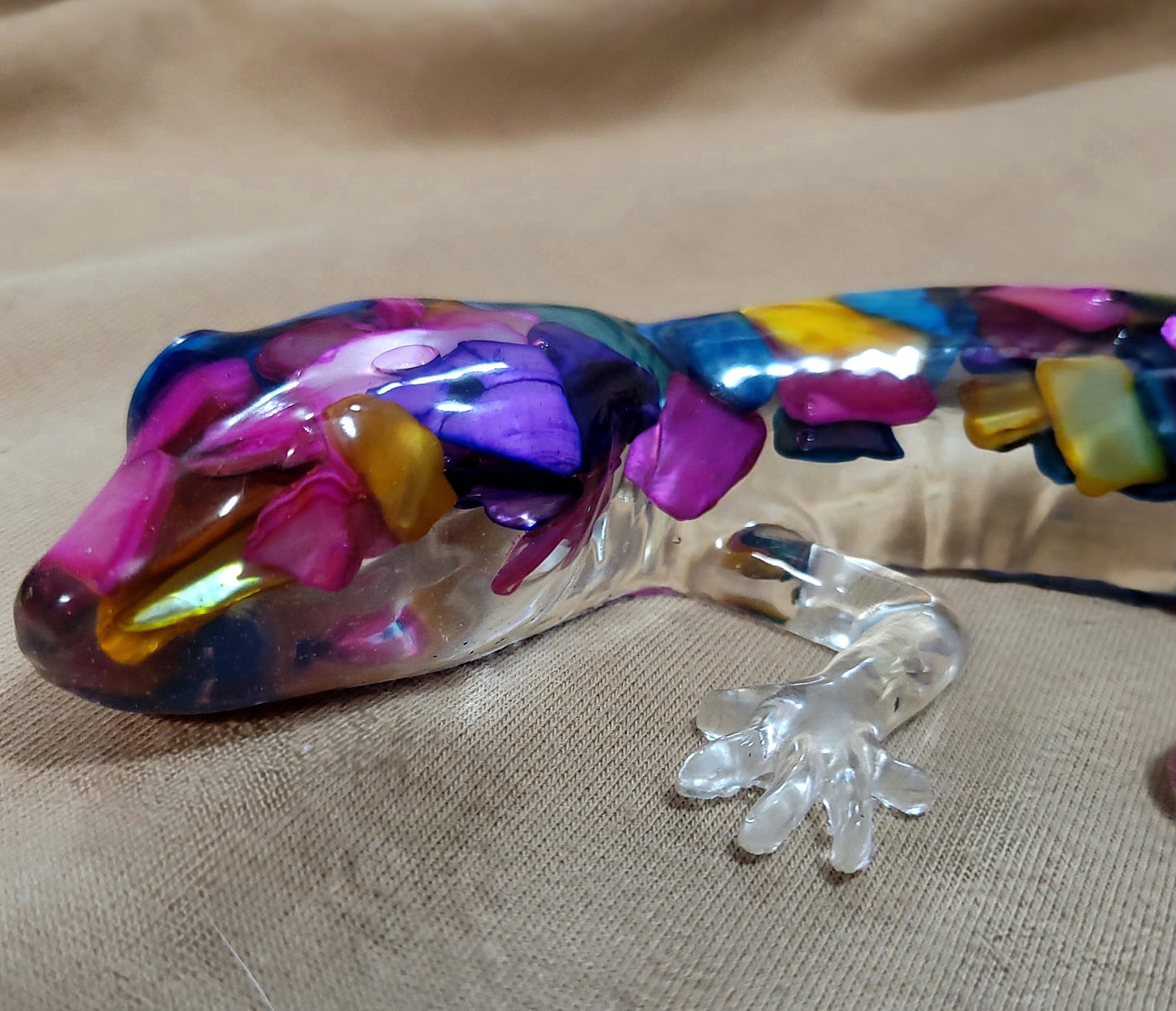 Beautiful Resin Gecko, paperweight, home decor